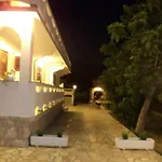 In Kampor Mit Gemauertem Grill By Interhome *
