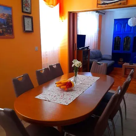 Apartment In Kampor Mit Gemauertem Grill By Interhome