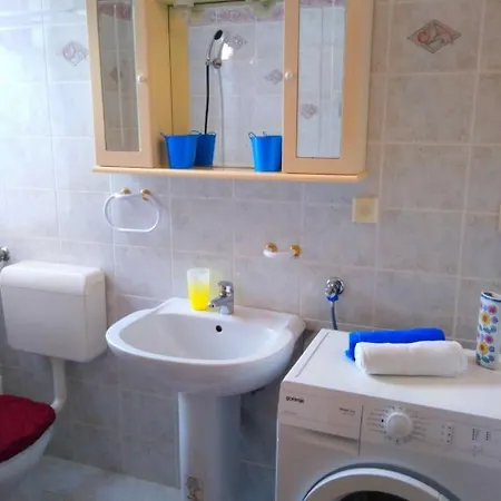 In Kampor Mit Gemauertem Grill By Interhome Apartment *