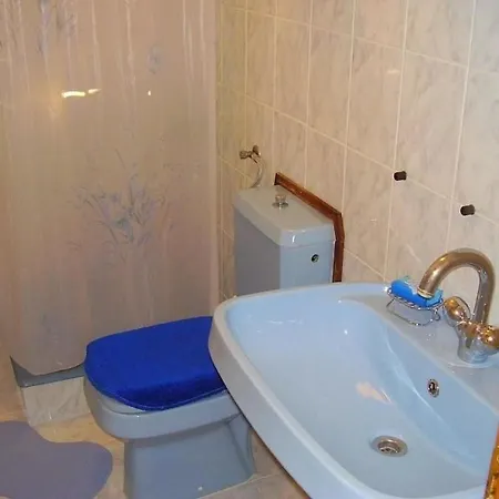 Apartament In Mit Gemauertem Grill By Interhome