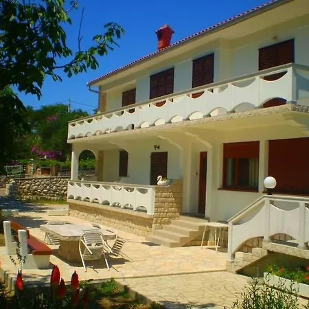 In Mit Gemauertem Grill By Interhome Apartament Rab Town