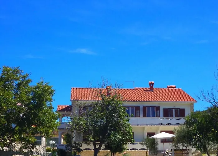 In Mit Gemauertem Grill By Interhome * Раб