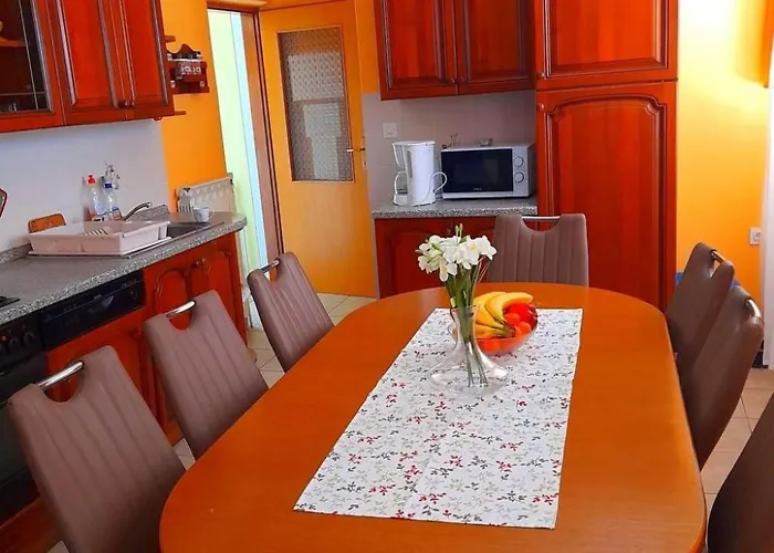 Апартаменты In Mit Gemauertem Grill By Interhome Раб