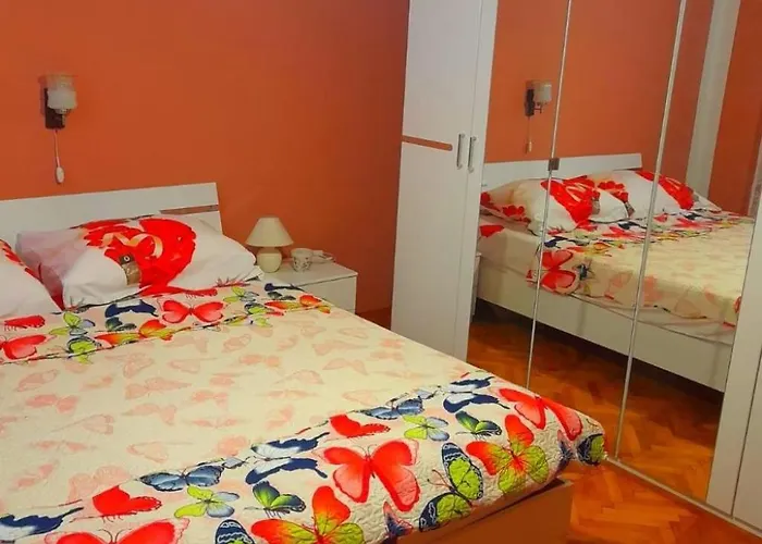 In Mit Gemauertem Grill By Interhome * Раб