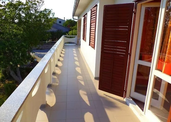 Appartement In Mit Gemauertem Grill By Interhome Rab Town
