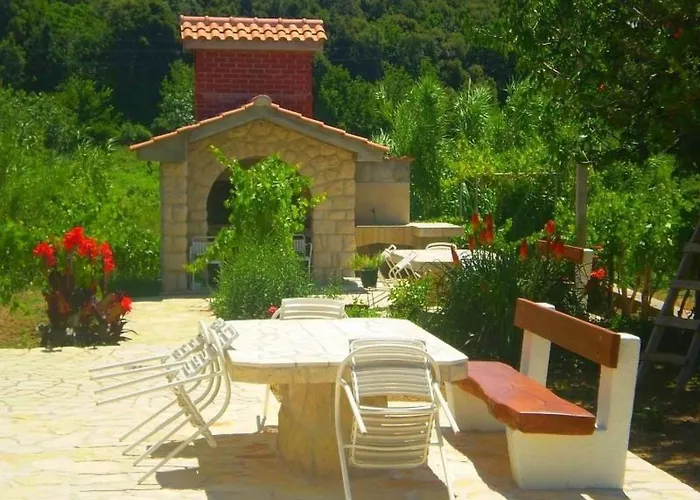 In Mit Gemauertem Grill By Interhome Апартаменты *